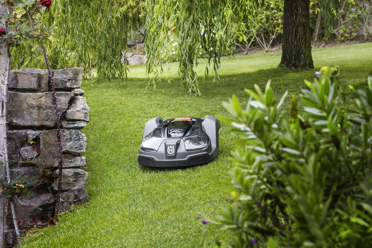HUSQVARNA AUTOMOWER® 450X - Robotic mower, auto recharging, 1.25 acre capacity