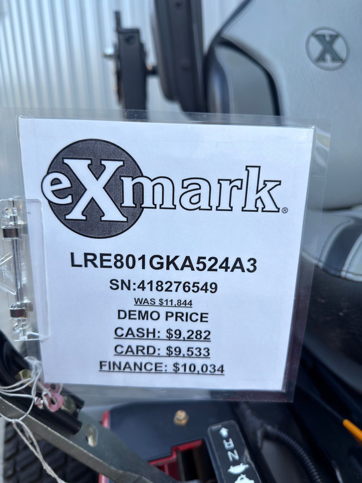 Demo Exmark Lazer - LRE801GKA524A3